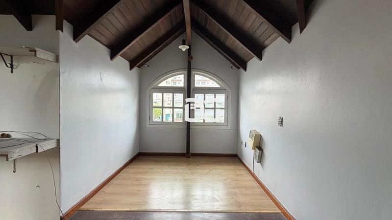 Sobrado amplo e funcional, ideal para quem busca conforto e espaço.: 20ª foto da galeria de imagens do imóvel