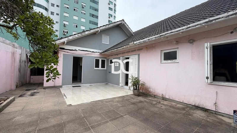 Sobrado amplo e funcional, ideal para quem busca conforto e espaço.: 12ª foto da galeria de imagens do imóvel