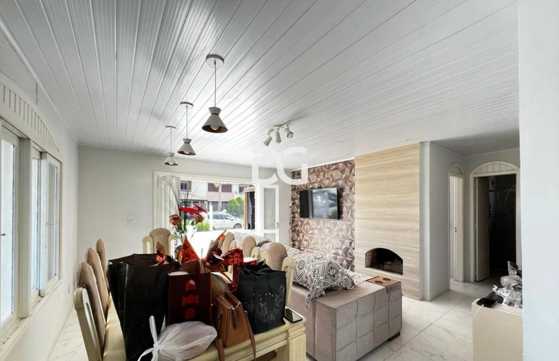 Casa espaçosa e funcional, composta por 5 dormitórios, sendo 2 suítes: 10ª foto da galeria de imagens do imóvel