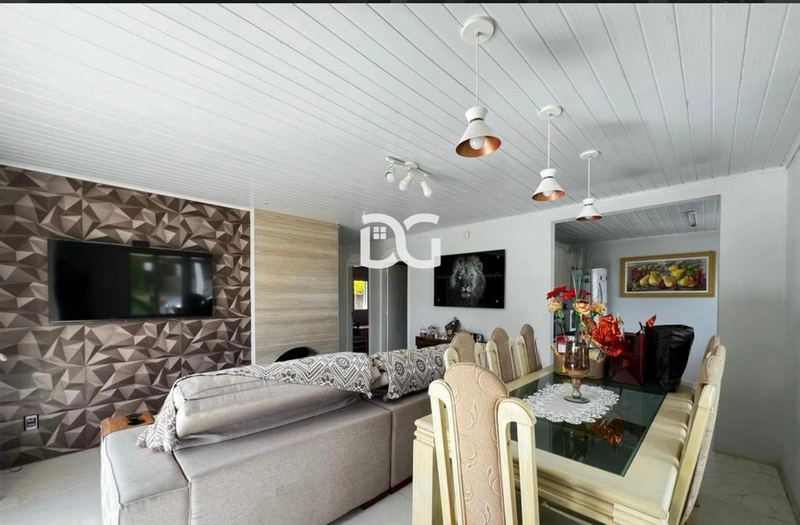 Casa espaçosa e funcional, composta por 5 dormitórios, sendo 2 suítes: 8ª foto da galeria de imagens do imóvel