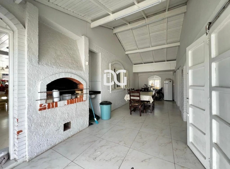 Casa espaçosa e funcional, composta por 5 dormitórios, sendo 2 suítes: 15ª foto da galeria de imagens do imóvel