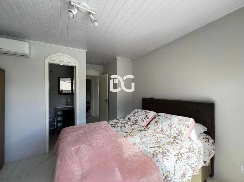 Casa espaçosa e funcional, composta por 5 dormitórios, sendo 2 suítes: 24ª foto da galeria de imagens do imóvel