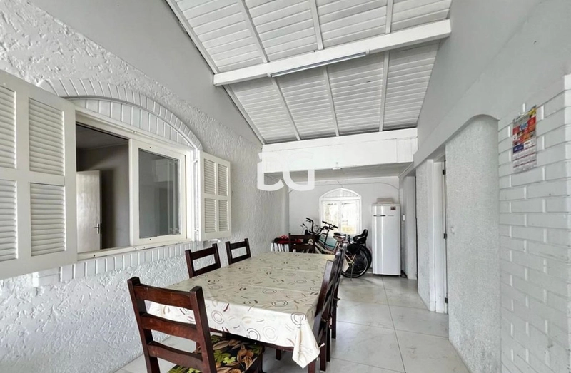 Casa espaçosa e funcional, composta por 5 dormitórios, sendo 2 suítes: 17ª foto da galeria de imagens do imóvel