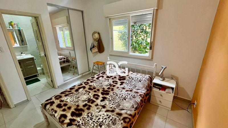 Casa em laje, espaçosa e bem distribuída, composta por 4 dormitórios: 10ª foto da galeria de imagens do imóvel