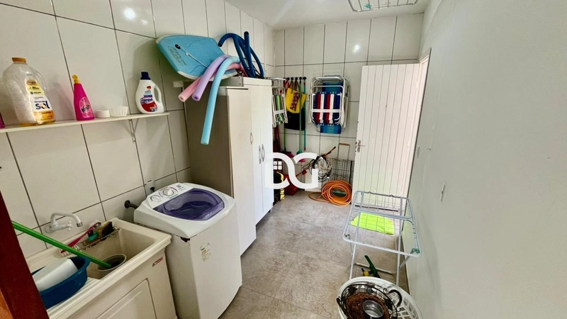 Casa em laje, espaçosa e bem distribuída, composta por 4 dormitórios: 17ª foto da galeria de imagens do imóvel