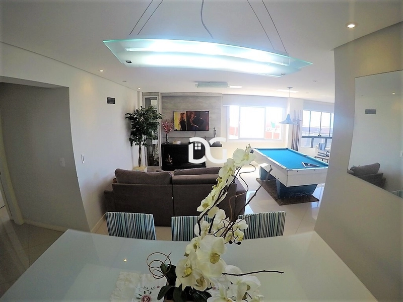 AMPLO APARTAMENTO A VENDA JUNTO AO MAR EM TRAMANDAÍ: 4ª foto da galeria de imagens do imóvel