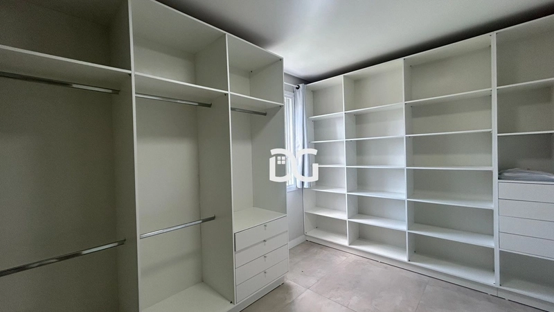 Casa nova, moderna e aconchegante, composta por 4 suítes amplas: 22ª foto da galeria de imagens do imóvel