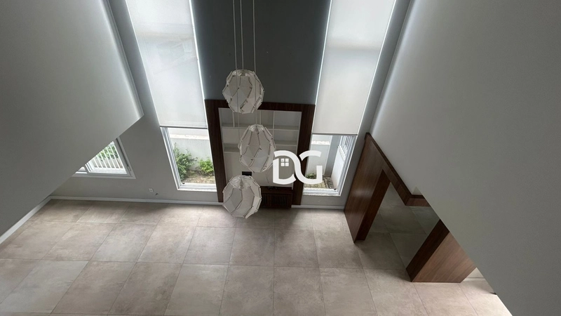 Casa nova, moderna e aconchegante, composta por 4 suítes amplas: 4ª foto da galeria de imagens do imóvel