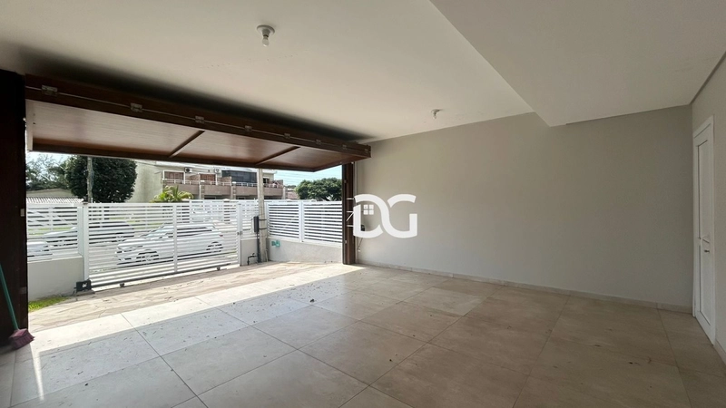 Casa nova, moderna e aconchegante, composta por 4 suítes amplas: 3ª foto da galeria de imagens do imóvel