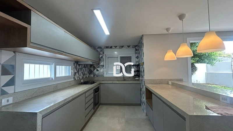 Casa nova, moderna e aconchegante, composta por 4 suítes amplas: 10ª foto da galeria de imagens do imóvel