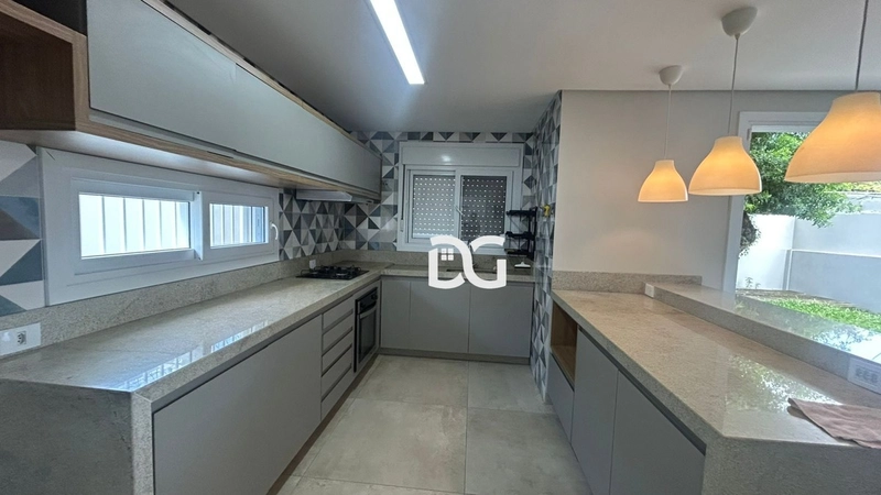 Casa nova, moderna e aconchegante, composta por 4 suítes amplas: 7ª foto da galeria de imagens do imóvel