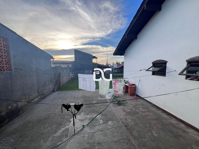 Casa com 2 dorm. e abrigo para 3 carros: 14ª foto da galeria de imagens do imóvel