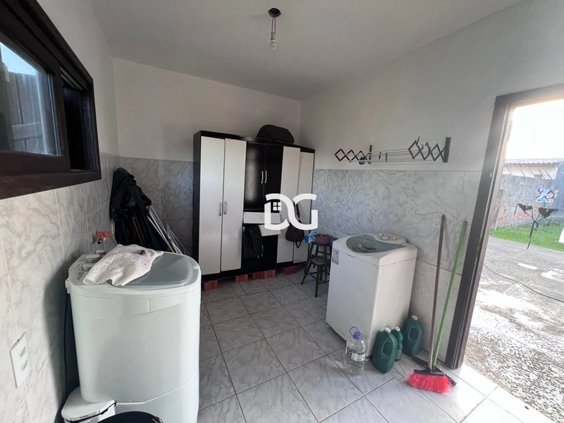 Casa com 2 dorm. e abrigo para 3 carros: 13ª foto da galeria de imagens do imóvel