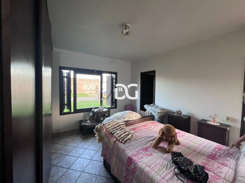 Casa com 2 dorm. e abrigo para 3 carros: 8ª foto da galeria de imagens do imóvel