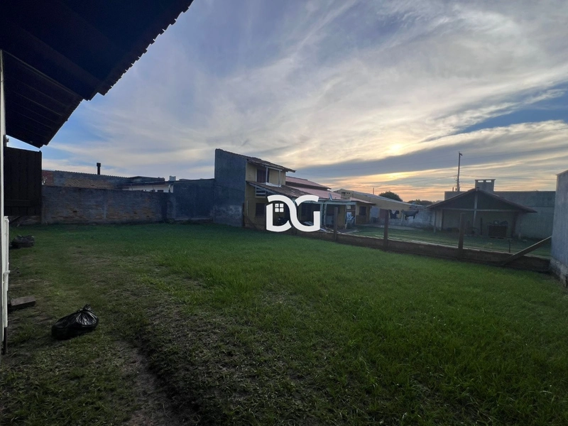 Casa com 2 dorm. e abrigo para 3 carros: 3ª foto da galeria de imagens do imóvel