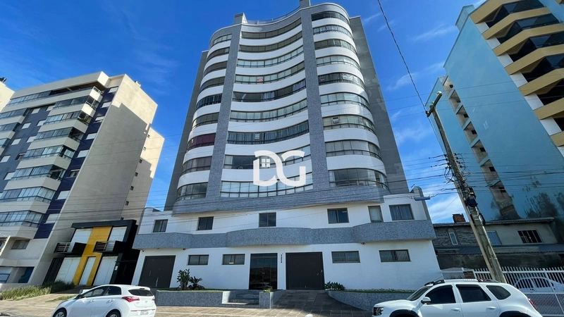 Apartamento com sacada com vista para o mar: 1ª foto da galeria de imagens do imóvel