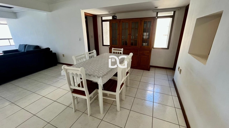 Apartamento com sacada com vista para o mar: 10ª foto da galeria de imagens do imóvel