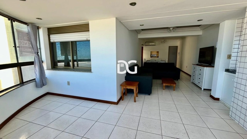 Apartamento com sacada com vista para o mar: 5ª foto da galeria de imagens do imóvel