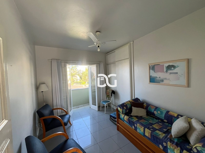 Apartamento com 1 dormitório com sacada: 3ª foto da galeria de imagens do imóvel