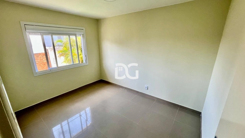 Sobrado espaçoso e bem distribuído, composto por 04 dormitórios: 11ª foto da galeria de imagens do imóvel