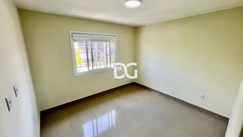 Sobrado espaçoso e bem distribuído, composto por 04 dormitórios: 10ª foto da galeria de imagens do imóvel