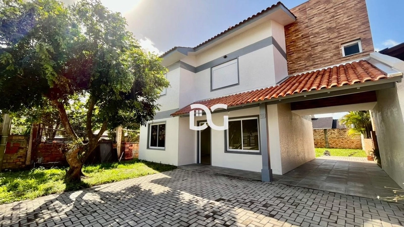 Sobrado espaçoso e bem distribuído, composto por 04 dormitórios: 1ª foto da galeria de imagens do imóvel