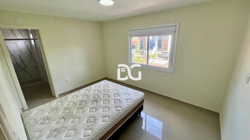 Sobrado espaçoso e bem distribuído, composto por 04 dormitórios: 12ª foto da galeria de imagens do imóvel