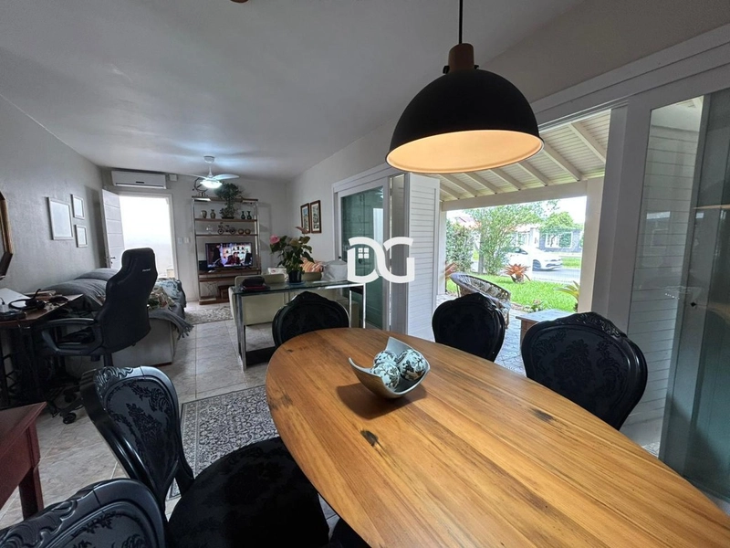 Casa espaçosa e bem distribuída, composta por 3 dormitórios: 10ª foto da galeria de imagens do imóvel