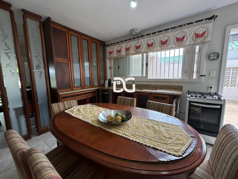 Casa espaçosa e bem distribuída, composta por 3 dormitórios: 12ª foto da galeria de imagens do imóvel