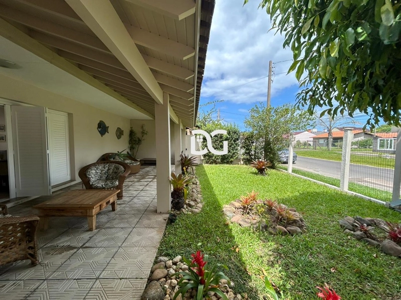 Casa espaçosa e bem distribuída, composta por 3 dormitórios: 4ª foto da galeria de imagens do imóvel