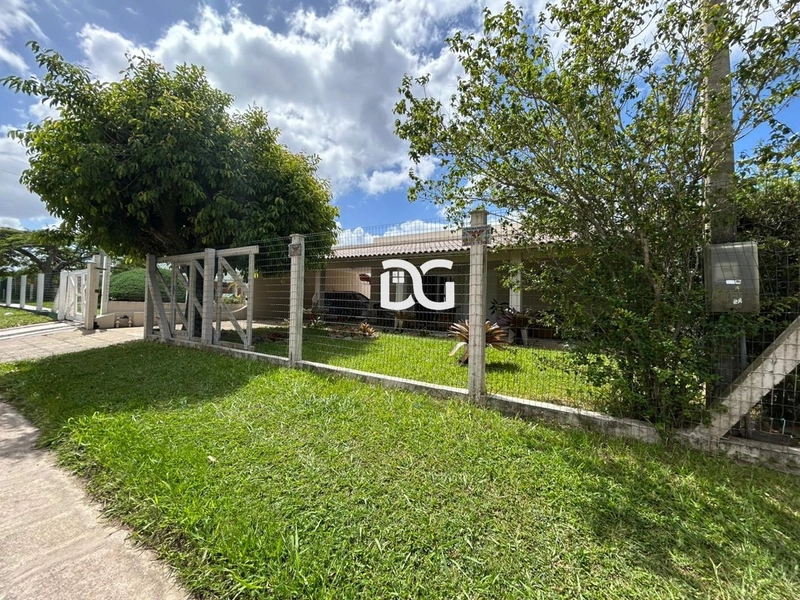 Casa espaçosa e bem distribuída, composta por 3 dormitórios: 3ª foto da galeria de imagens do imóvel