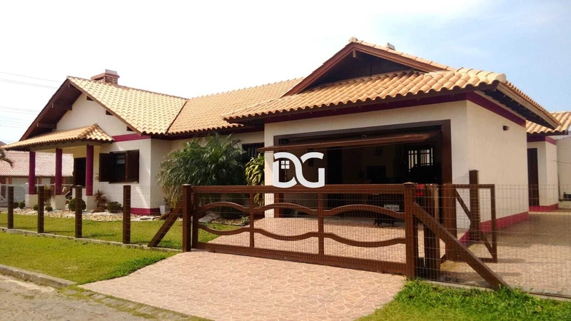 Casa espaçosa ideal para quem busca conforto e praticidade: 3ª foto da galeria de imagens do imóvel