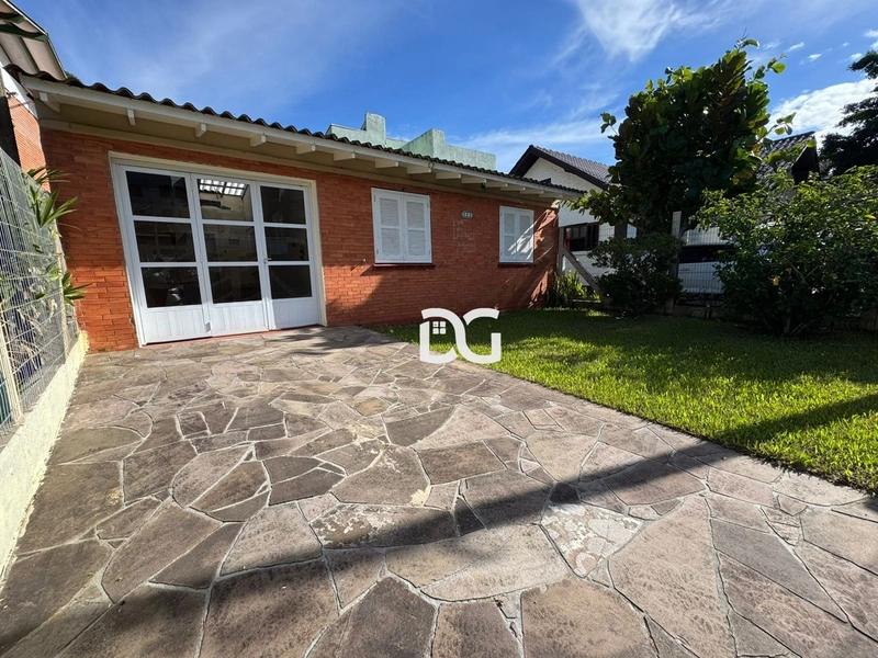 Casa composta por 3 dormitórios bem iluminados