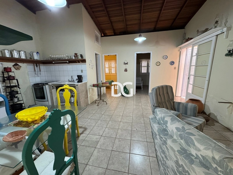 Casa composta por 3 dormitórios bem iluminados: 3ª foto da galeria de imagens do imóvel