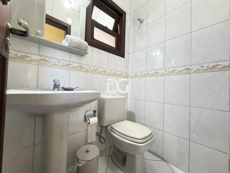 Ampla residência com living em dois ambientes, com 5 dorm.: 27ª foto da galeria de imagens do imóvel