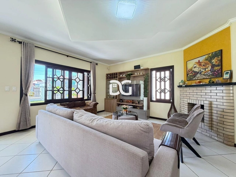 Ampla residência com living em dois ambientes, com 5 dorm.: 6ª foto da galeria de imagens do imóvel