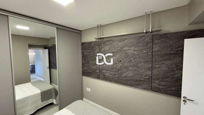 Apartamento novo, decorado, oferecendo conforto e praticidade.: 13ª foto da galeria de imagens do imóvel