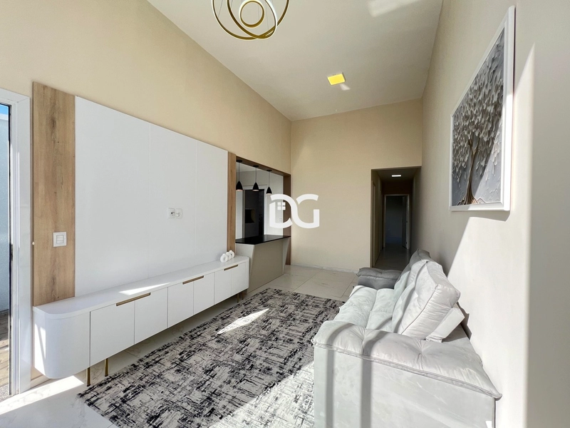 Casa encantadora possui 2 dormitórios sendo 1 suite: 7ª foto da galeria de imagens do imóvel