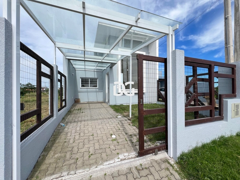 Casa encantadora possui 2 dormitórios sendo 1 suite: 3ª foto da galeria de imagens do imóvel