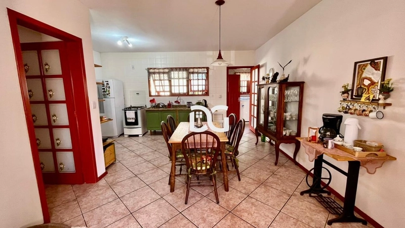 Casa com 3 dormitórios sendo 1 suíte, ideal para quem busca conforto: 5ª foto da galeria de imagens do imóvel