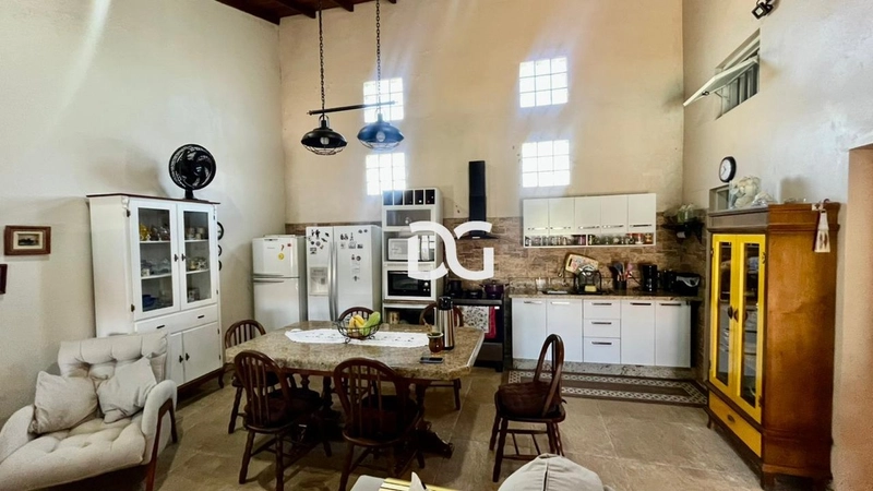 Casa moderna e bem distribuída, composta por 3 suítes confortáveis: 7ª foto da galeria de imagens do imóvel