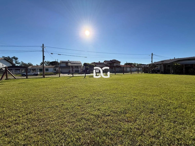 Terreno amplo: 1ª foto da galeria de imagens do imóvel