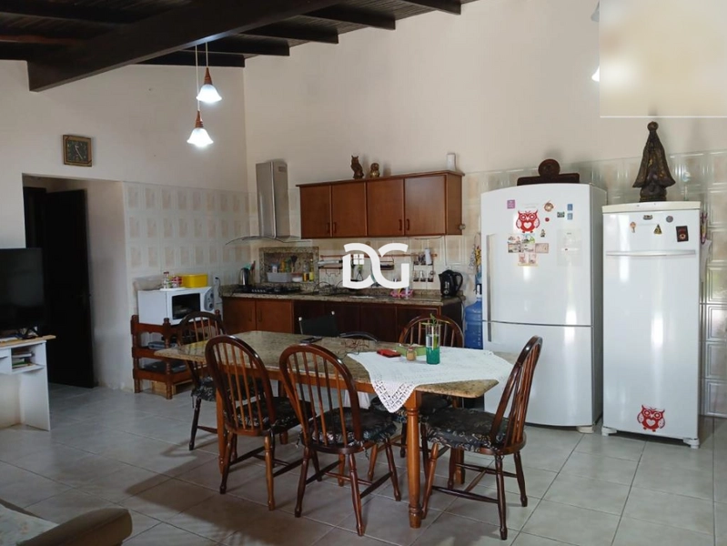 Casa aconchegante e bem distribuída, composta por 3 dormitórios: 9ª foto da galeria de imagens do imóvel