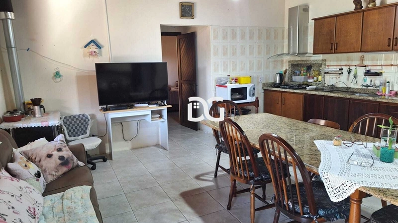 Casa aconchegante e bem distribuída, composta por 3 dormitórios: 10ª foto da galeria de imagens do imóvel
