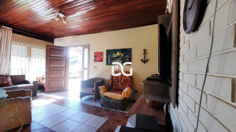 Casa espaçosa e funcional, ideal para famílias que buscam conforto: 9ª foto da galeria de imagens do imóvel