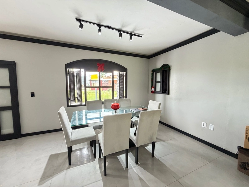 Casa aconchegante e espaçosa, ideal para quem busca conforto: 9ª foto da galeria de imagens do imóvel