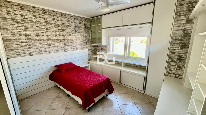 Casa ampla e aconchegante, composta por 4 dormitórios, sendo 2 suítes: 21ª foto da galeria de imagens do imóvel