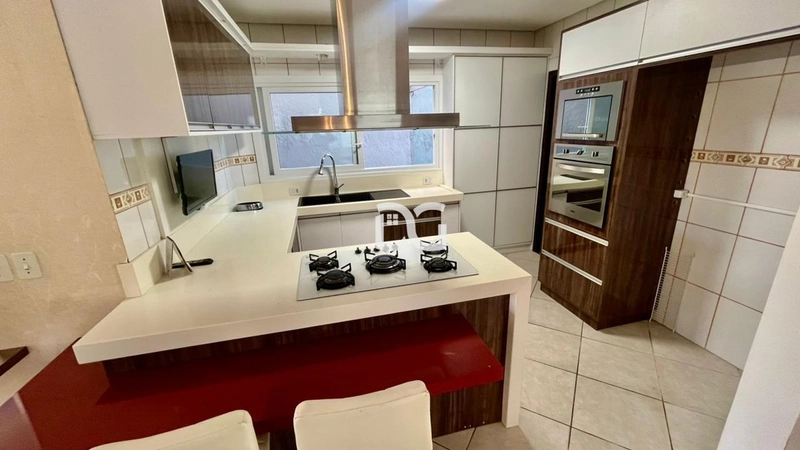 Casa ampla e aconchegante, composta por 4 dormitórios, sendo 2 suítes: 6ª foto da galeria de imagens do imóvel