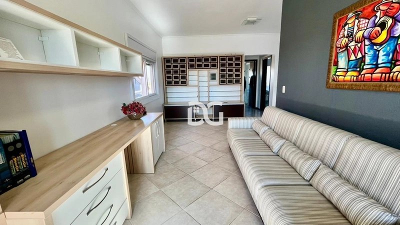 Casa ampla e aconchegante, composta por 4 dormitórios, sendo 2 suítes: 12ª foto da galeria de imagens do imóvel