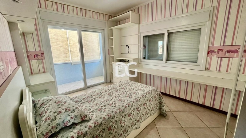 Casa ampla e aconchegante, composta por 4 dormitórios, sendo 2 suítes: 14ª foto da galeria de imagens do imóvel